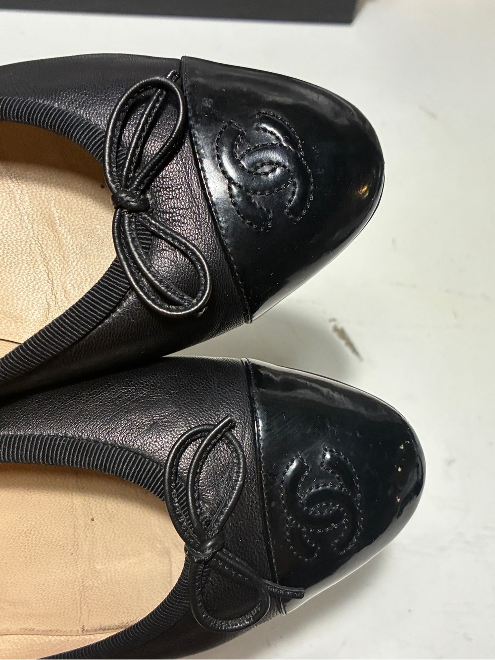 CHANEL Black Ballet Flats with Patent Cap-Toe - Picture 11 of 14